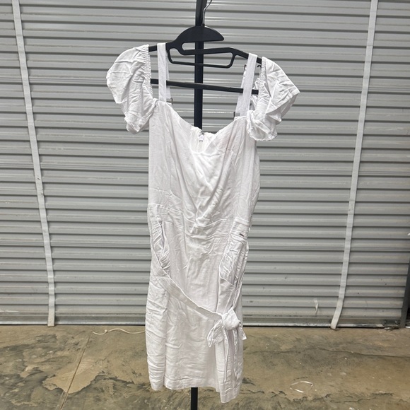 Guess Elegant White Ruffled Dress NWOT pick - Picture 1 of 2